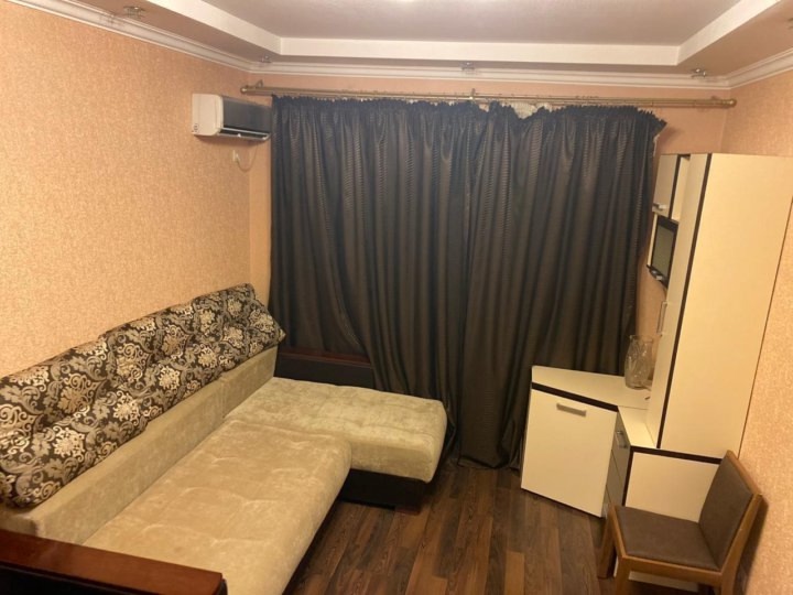 Сдается 1-комнатная квартира. 📍Жовтневый район, квартал Гагарина📍 В квартире, имеется вся необходимая мебель и техника. Удобная транспортная развязка, супермаркеты. магазины. 30.000 тысяч руб., залог, коммуналка, услуги ан. +79595753638...